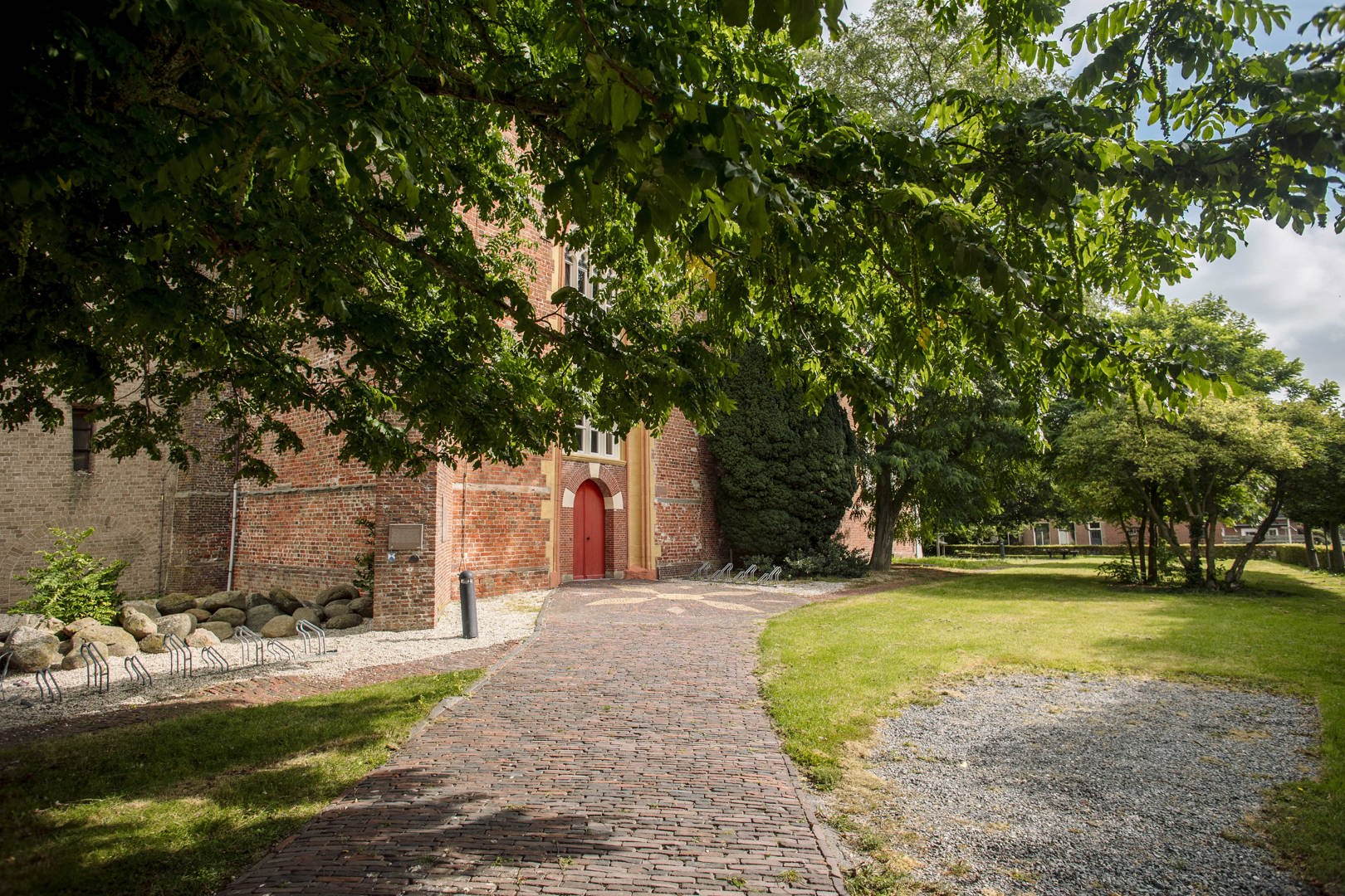 Scheve Toren Hoofdingang
